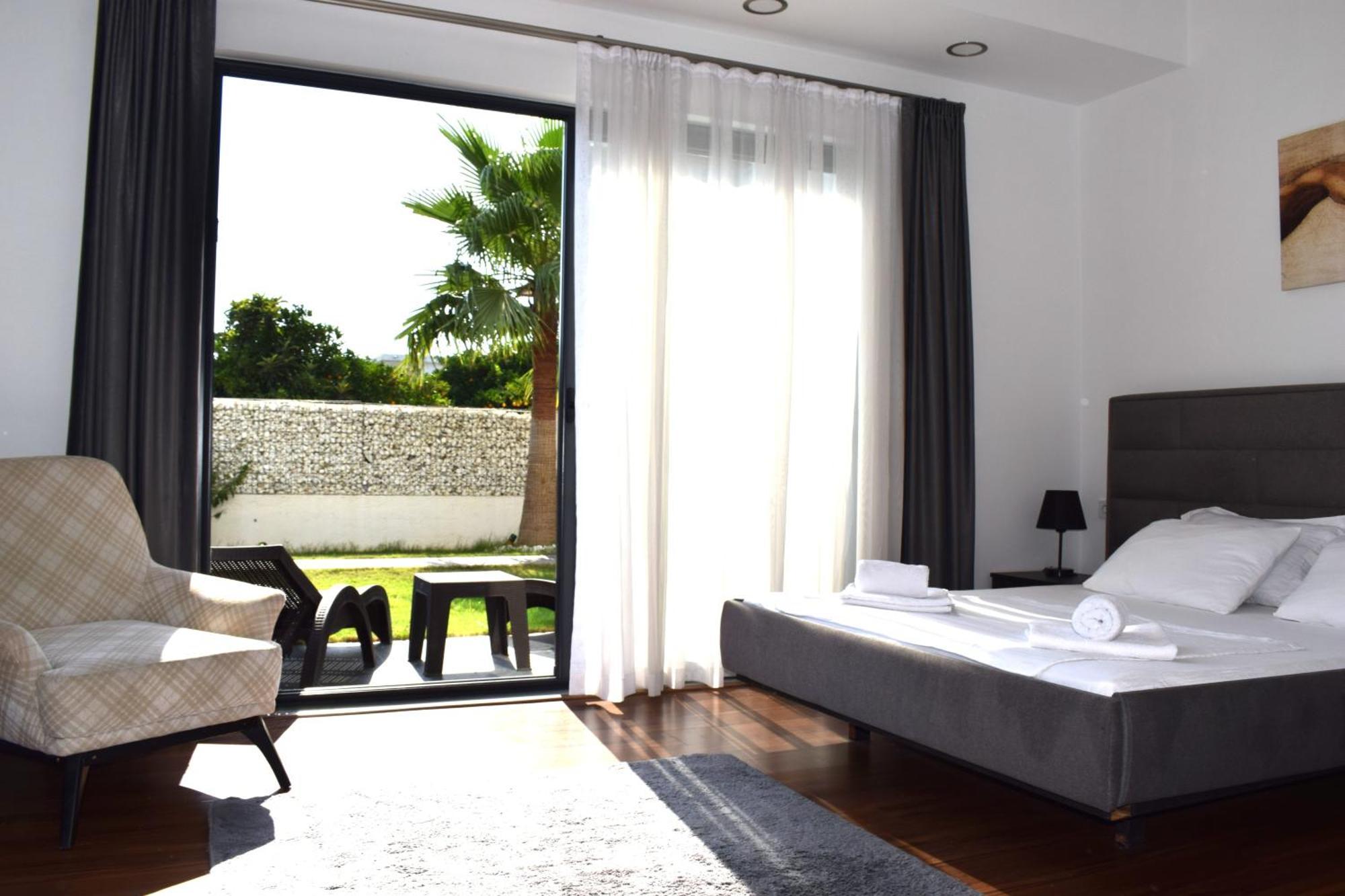 Side Mira Palace & Spa Exterior photo